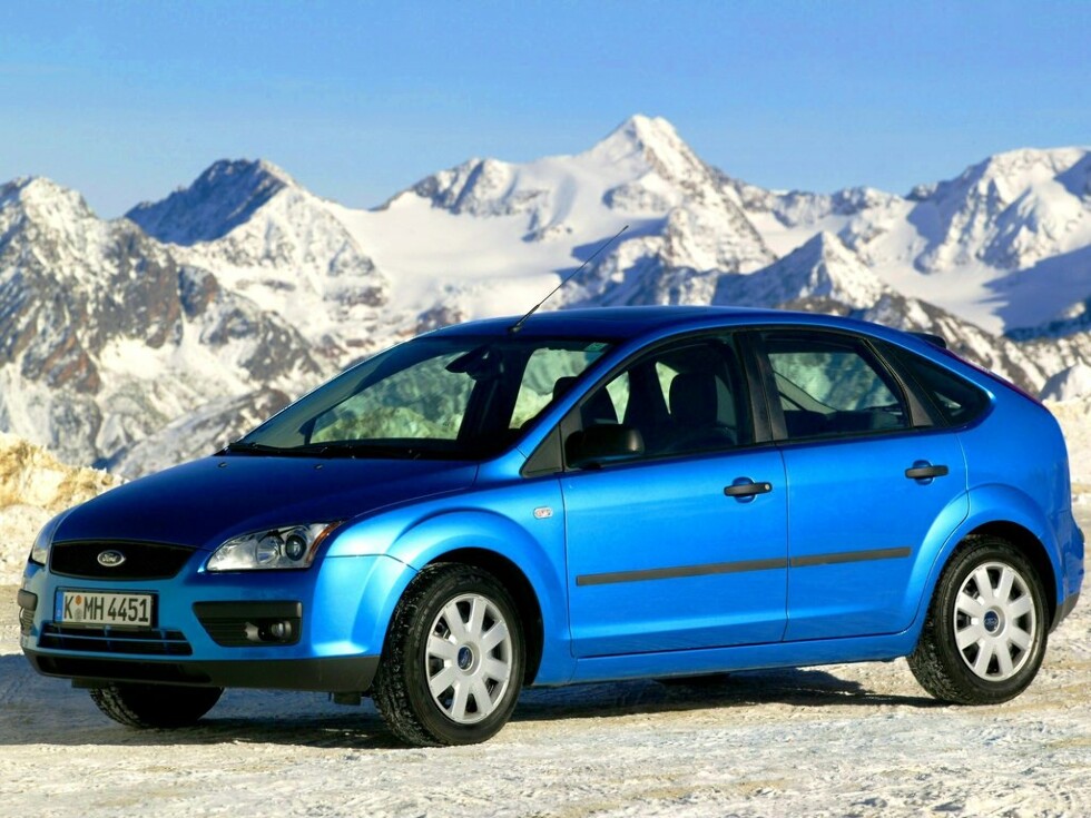 Коврики текстильные "Стандарт" для Ford Focus II (хэтчбек 5 дв / CB4) 2004 - 2011, черные, 2шт.