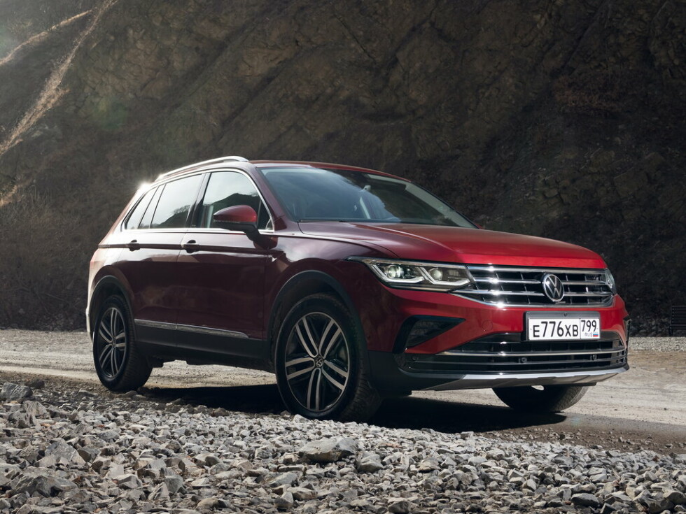 Коврики текстильные "Классик" для Volkswagen Tiguan II (suv / AD1) 2021 - Н.В., темно-серые, 3шт.