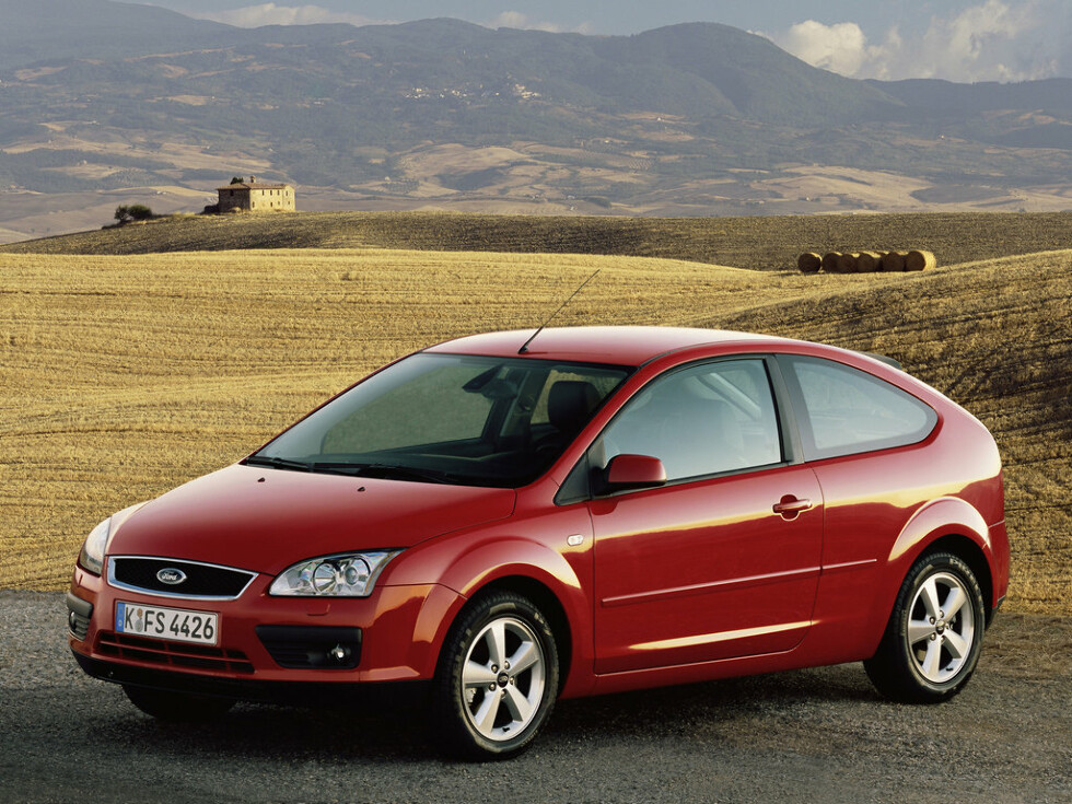 Коврики текстильные "Стандарт" для Ford Focus II (хэтчбек 5 дв / CB4) 2004 - 2008, черные, 2шт.