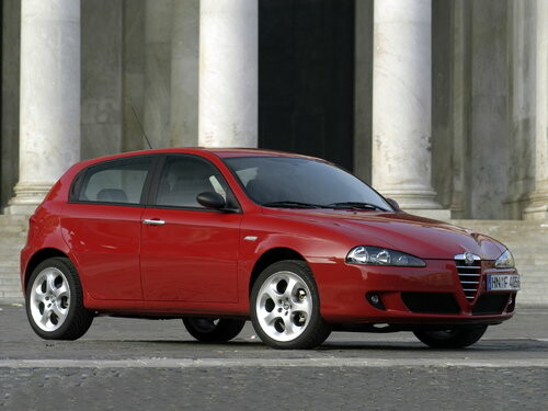 Коврики текстильные "Классик" для Alfa Romeo 147 I (хэтчбек 5 дв / 937B, 937A) 2004 - 2010, темно-серые, 4шт.