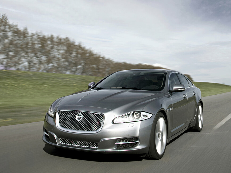 Коврики текстильные "Классик" для Jaguar XJ (седан / X351) 2010 - 2016, темно-серые, 4шт.